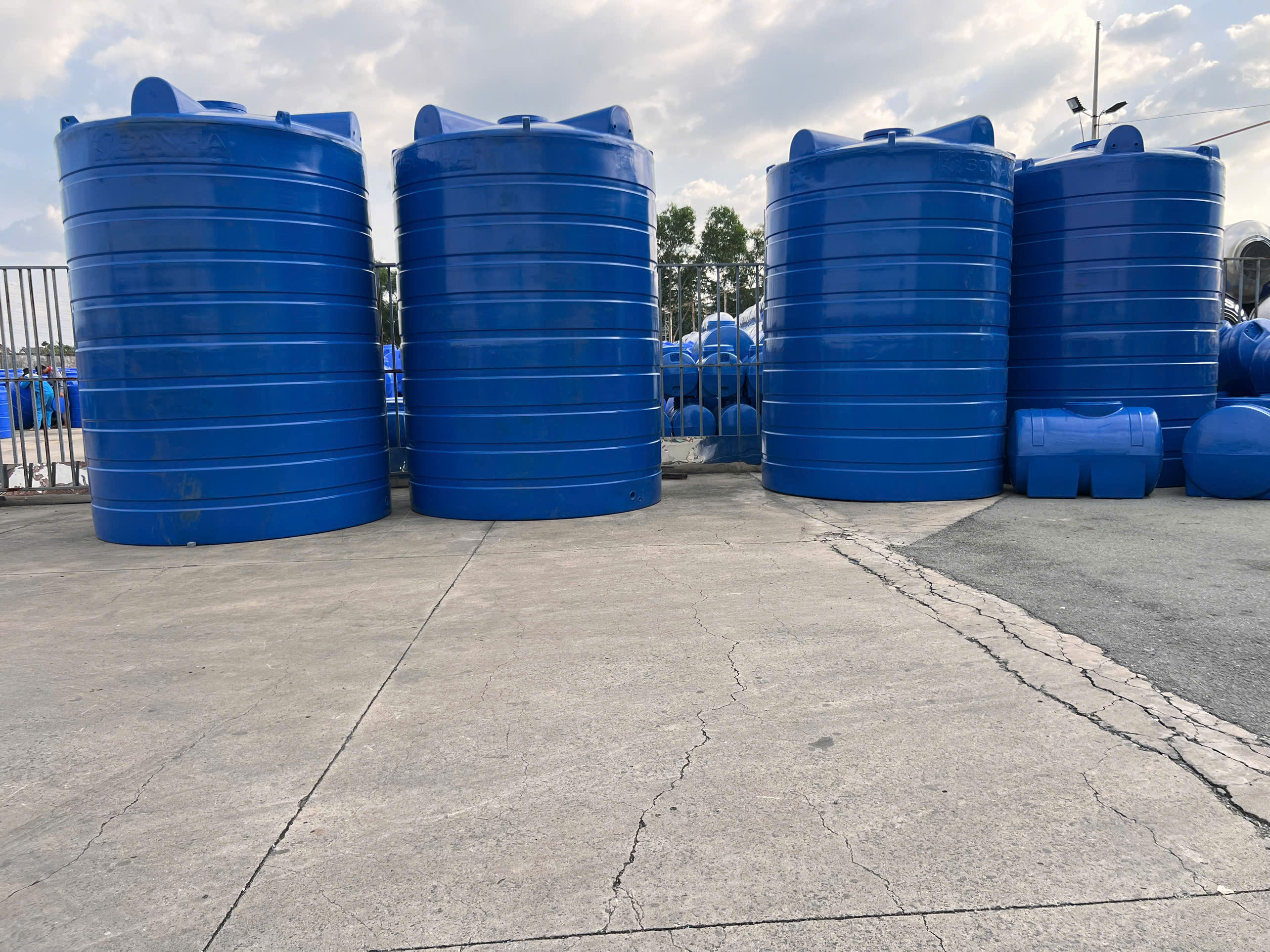 phụ kiện lắp bồn nước nhựa gồm phao cơ van khóa đường cấp đường xả