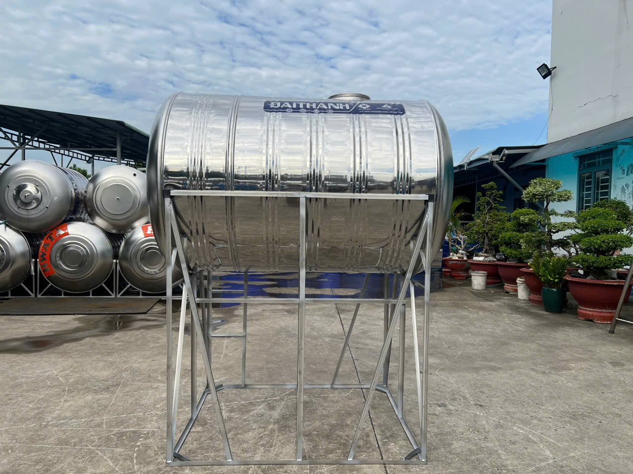Tem bồn nước inox giúp xác định đúng chân thay thế tem bồn nước inox giúp xác định thương hiệu và dung tích