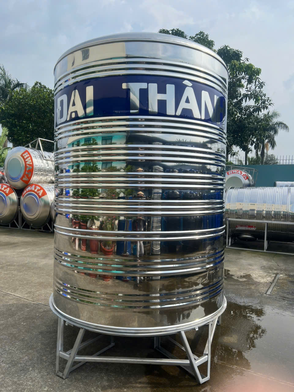 so sánh bồn nước inox 3000L đứng và ngang trên sân thượng