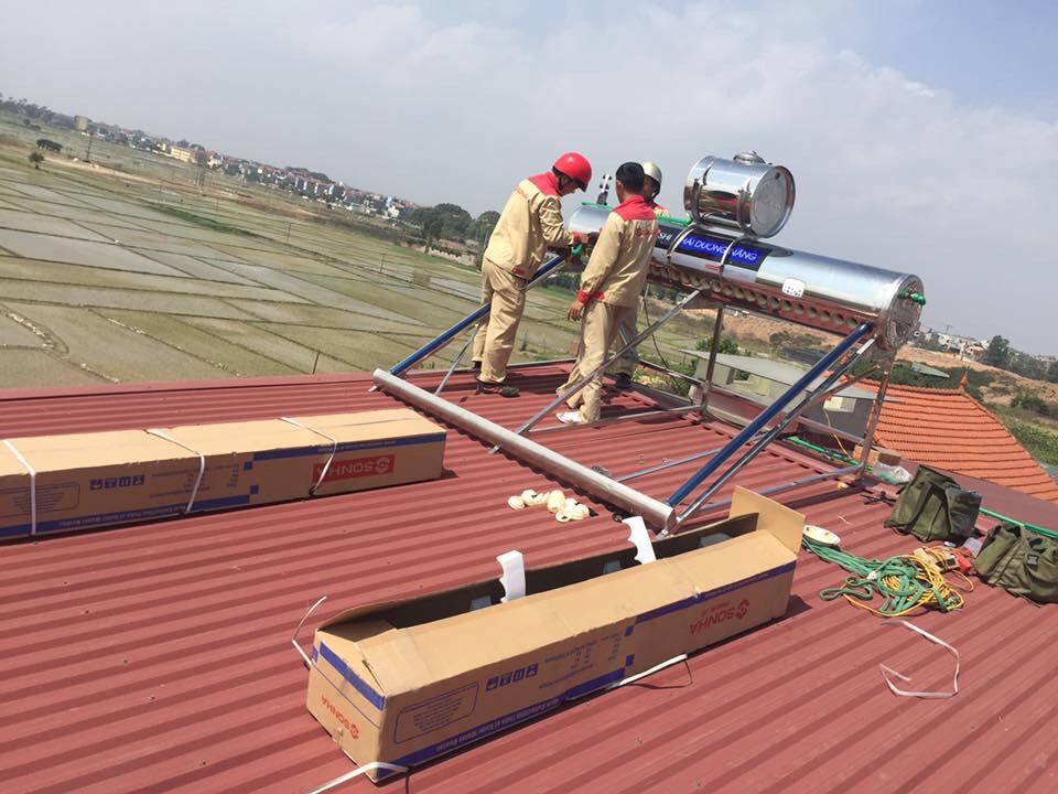 Kiểm tra vị trí lắp đặt máy nước nóng năng lượng mặt trời Sơn Hà Kiểm tra vị trí lắp đặt máy nước nóng năng lượng mặt trời Sơn Hà