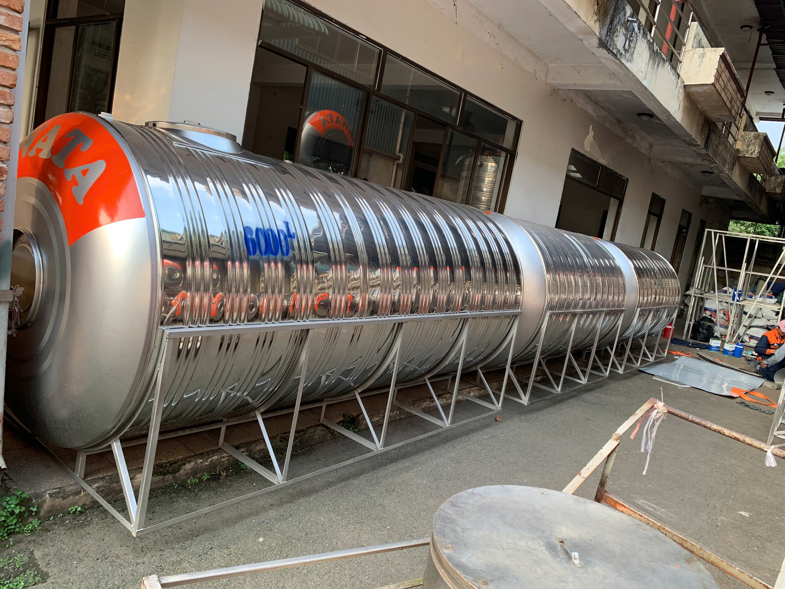 So sánh bồn nước inox Sơn Hà Tân Á Đại Thành Hwata