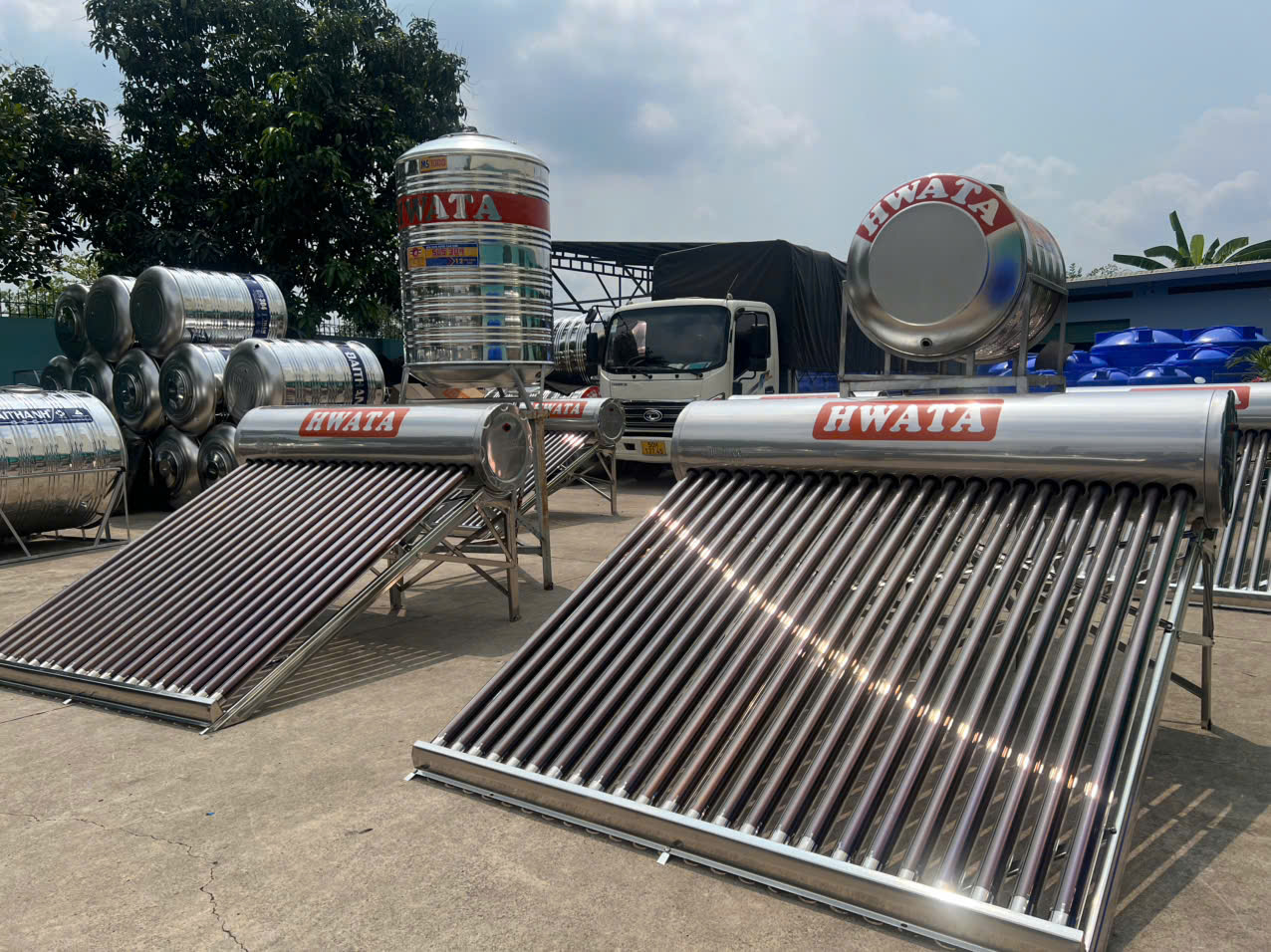 bồn nước inox Hwata 1000L đứng tiết kiệm diện tích