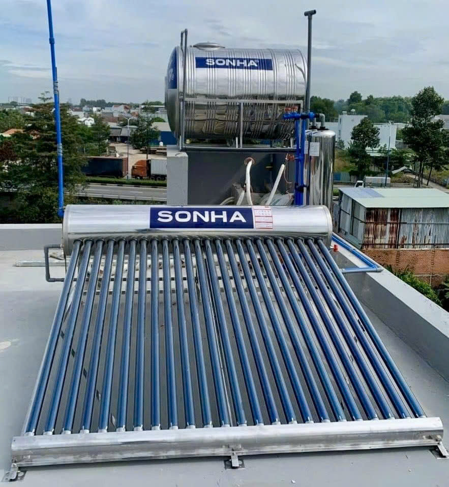 Lắp đặt máy năng lượng mặt trời 300L tại nhà