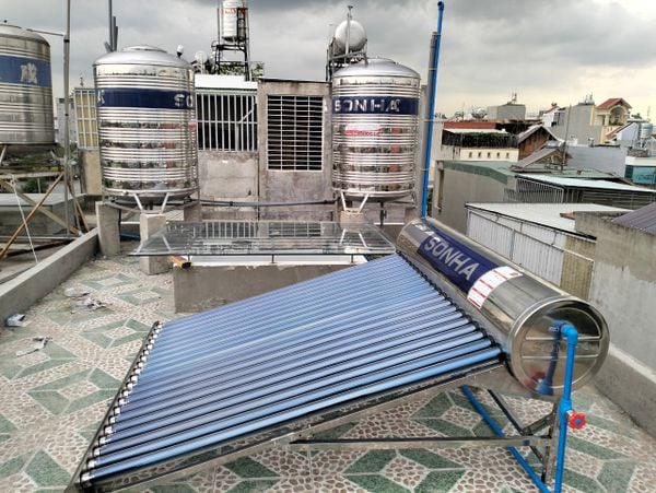 Máy năng lượng mặt trời 360L cho gia đình đông người
