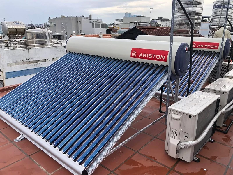 Cách xác minh máy năng lượng mặt trời Ariston trước khi mua Kiểm tra tem model máy nước nóng năng lượng mặt trời Ariston chính hãng