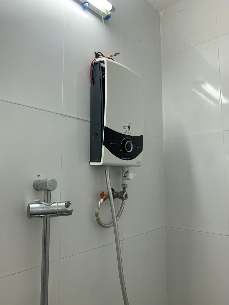 Bình nước nóng trực tiếp cho phòng tắm gia đình