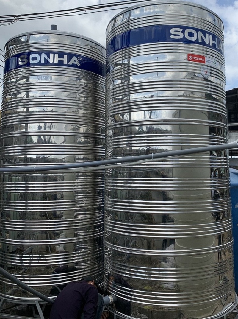 Bồn nước inox công nghiệp 10000L đứng cho nhà xưởng