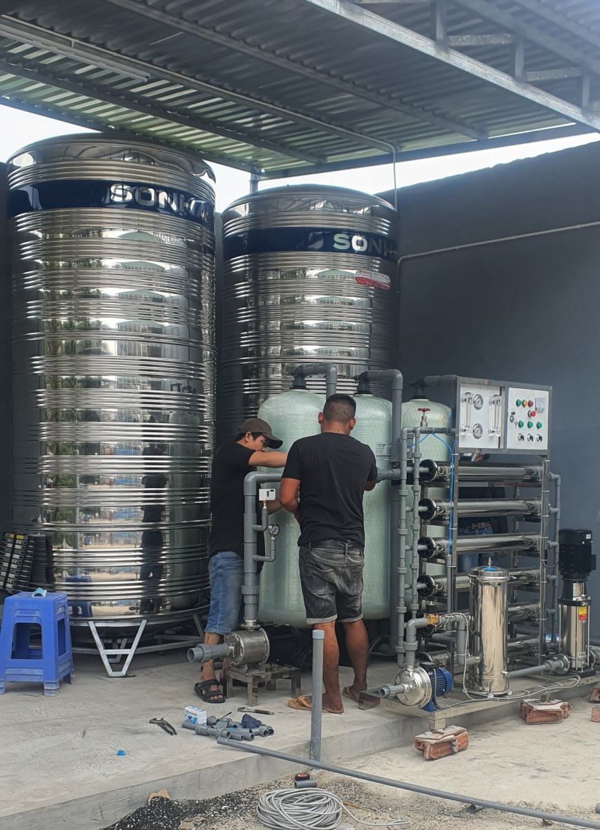 So sánh bồn inox 5000L đứng các hãng so sánh bồn inox 5000L đứng Sơn Hà Đại Thành Tân Á Hwata Toàn Mỹ Nam Thành