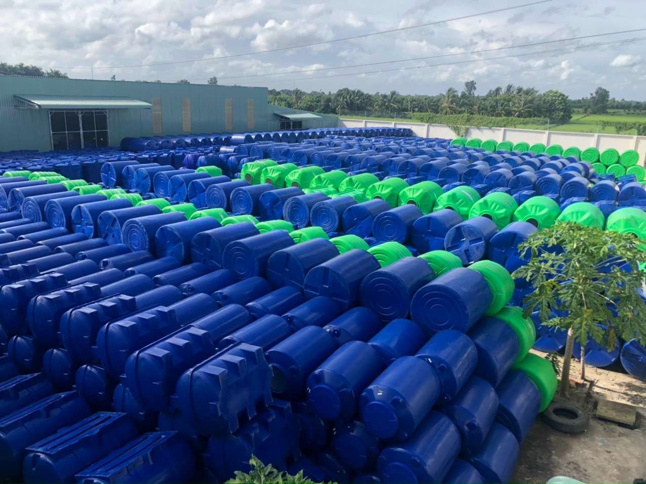 Bồn Nhựa 1500L dạng ngang đặt vững trên mặt bằng thấp