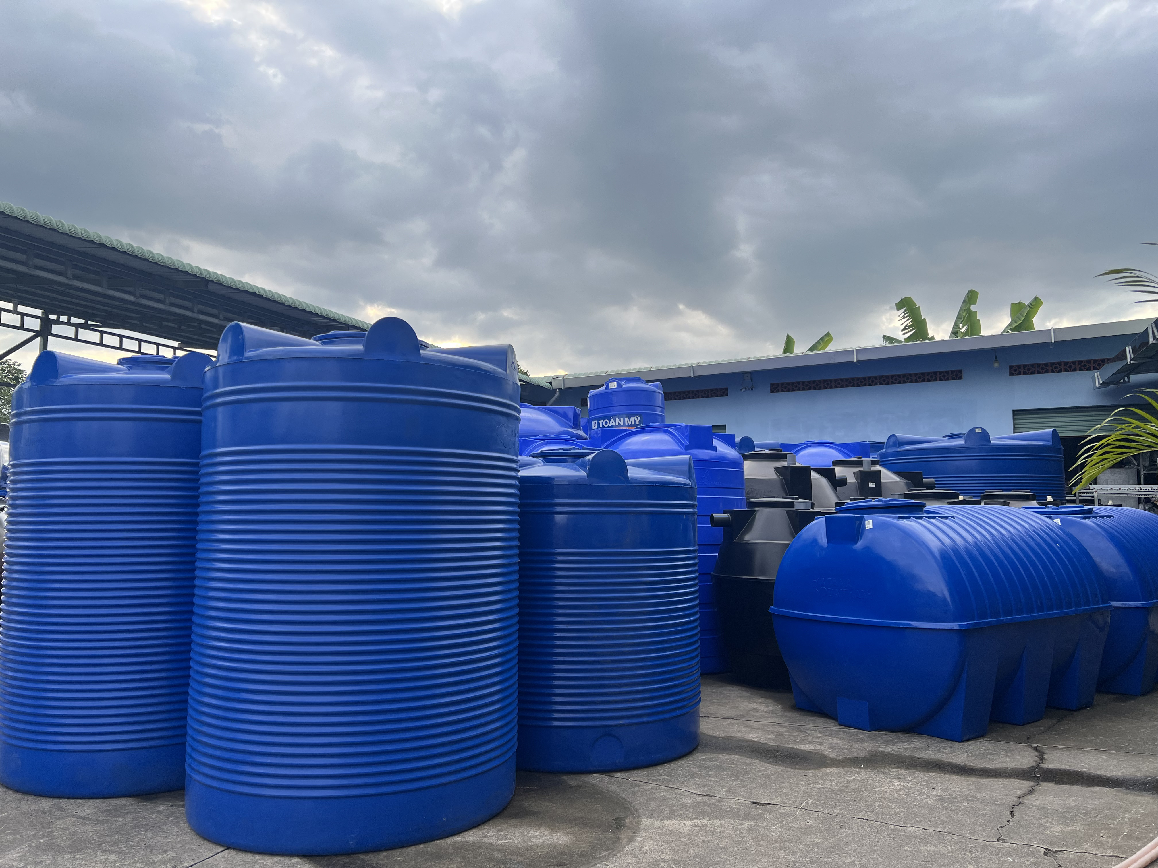 Lắp đặt Bồn Nhựa 2000L Đứng an toàn cho gia đình và công trình