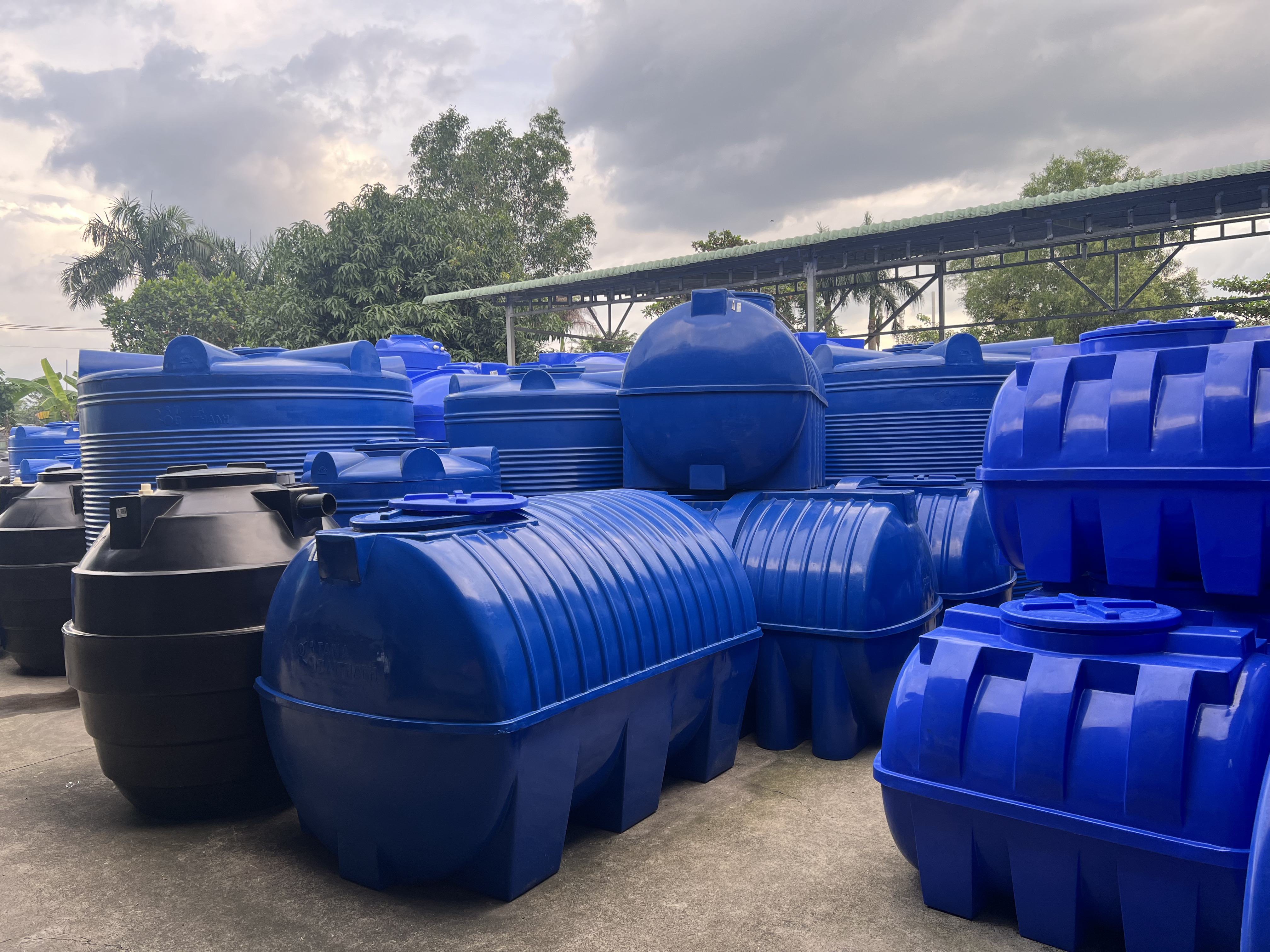 Bồn Nhựa 700L Ngang chính hãng giá tốt