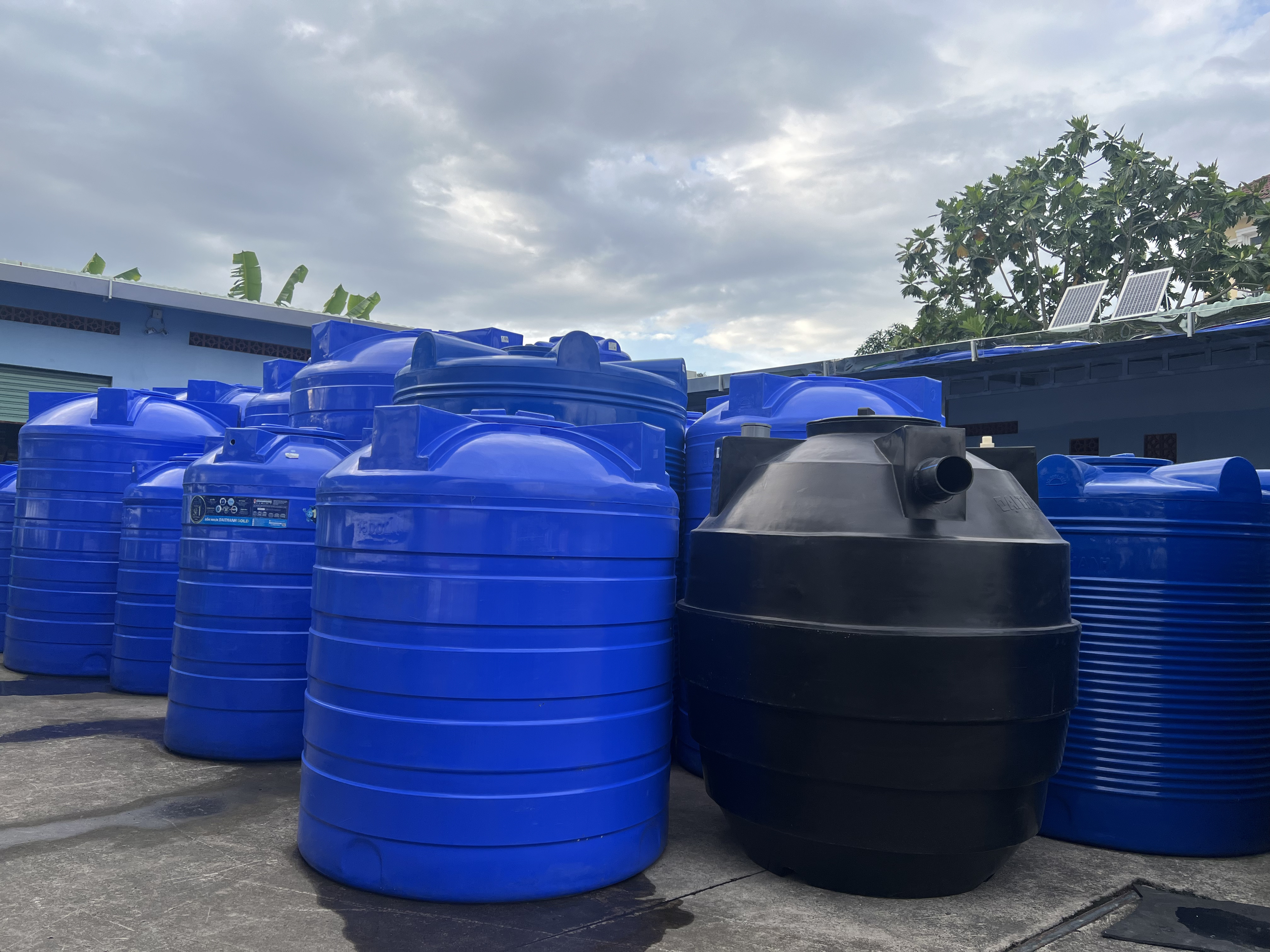 so sánh bồn nhựa Sơn Hà Đại Thành Tân Á Toàn Mỹ