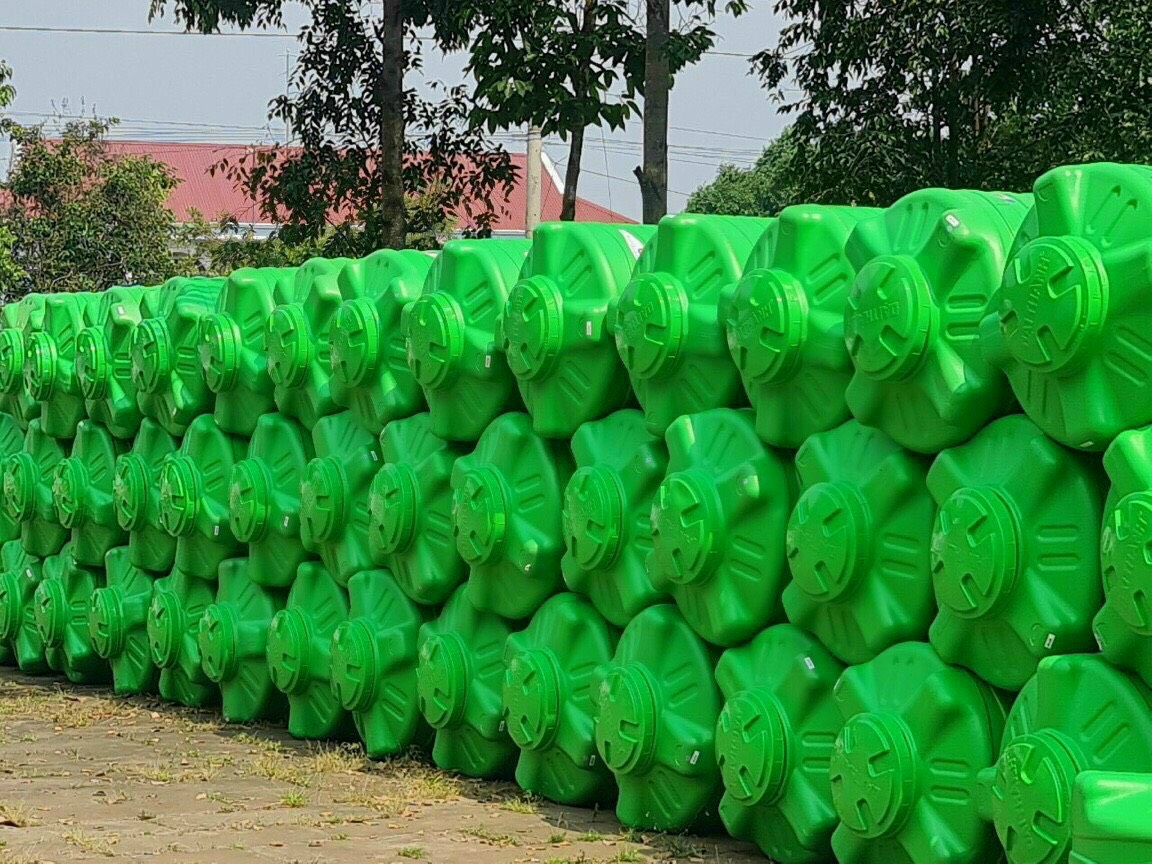 vệ sinh bồn nước nhựa 700L định kỳ để hạn chế cặn bẩn