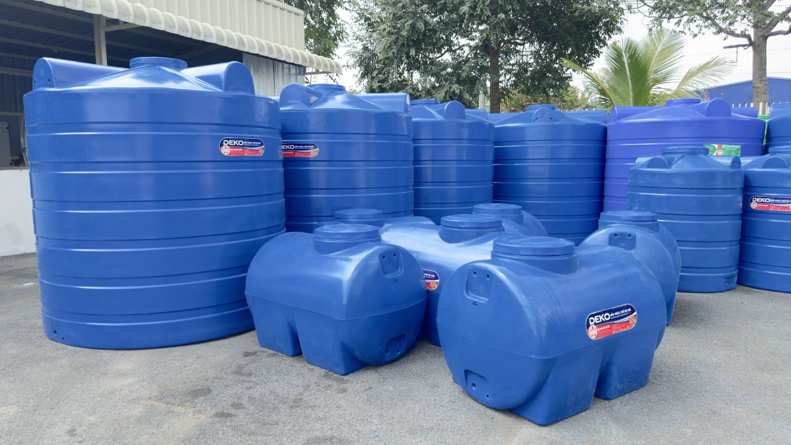 Bồn Nhựa 300L Ngang đặt vững trên mặt bằng thấp