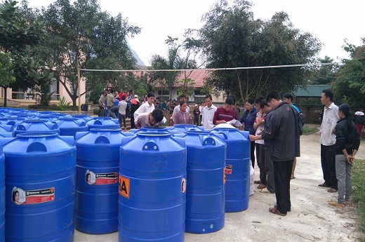 Giao hàng Bồn Nhựa 300L Đứng toàn quốc tại Toàn Phát