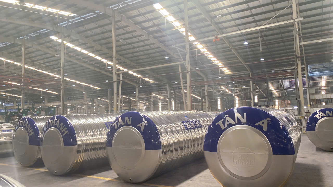 Lắp đặt bồn nước công nghiệp 12000L ngang an toàn
