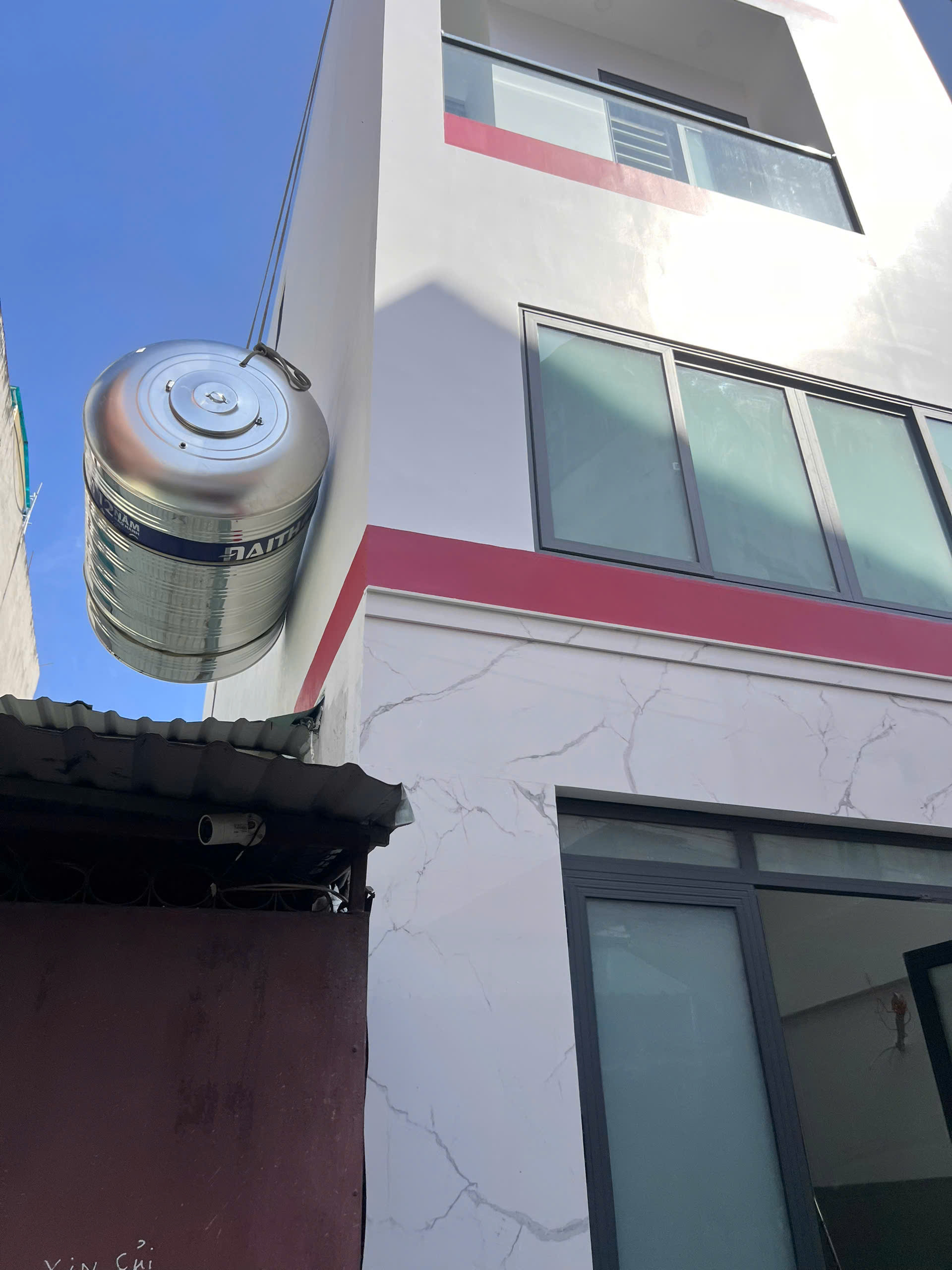 Giao hàng bồn inox 5000L ngang toàn quốc