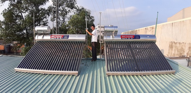 Lắp bình nước phụ cho máy nước nóng năng lượng mặt trời Đại Thành